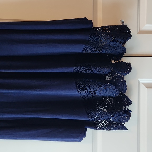 Lace Floral Navy 1X top by Melissa Paige - Picture 3 of 6